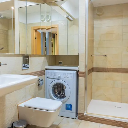 Novaaparts - Just In Center Rynek Krawiecka * Wroclaw