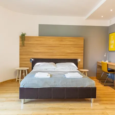 Novaaparts - Just In Center Rynek Krawiecka * Wroclaw